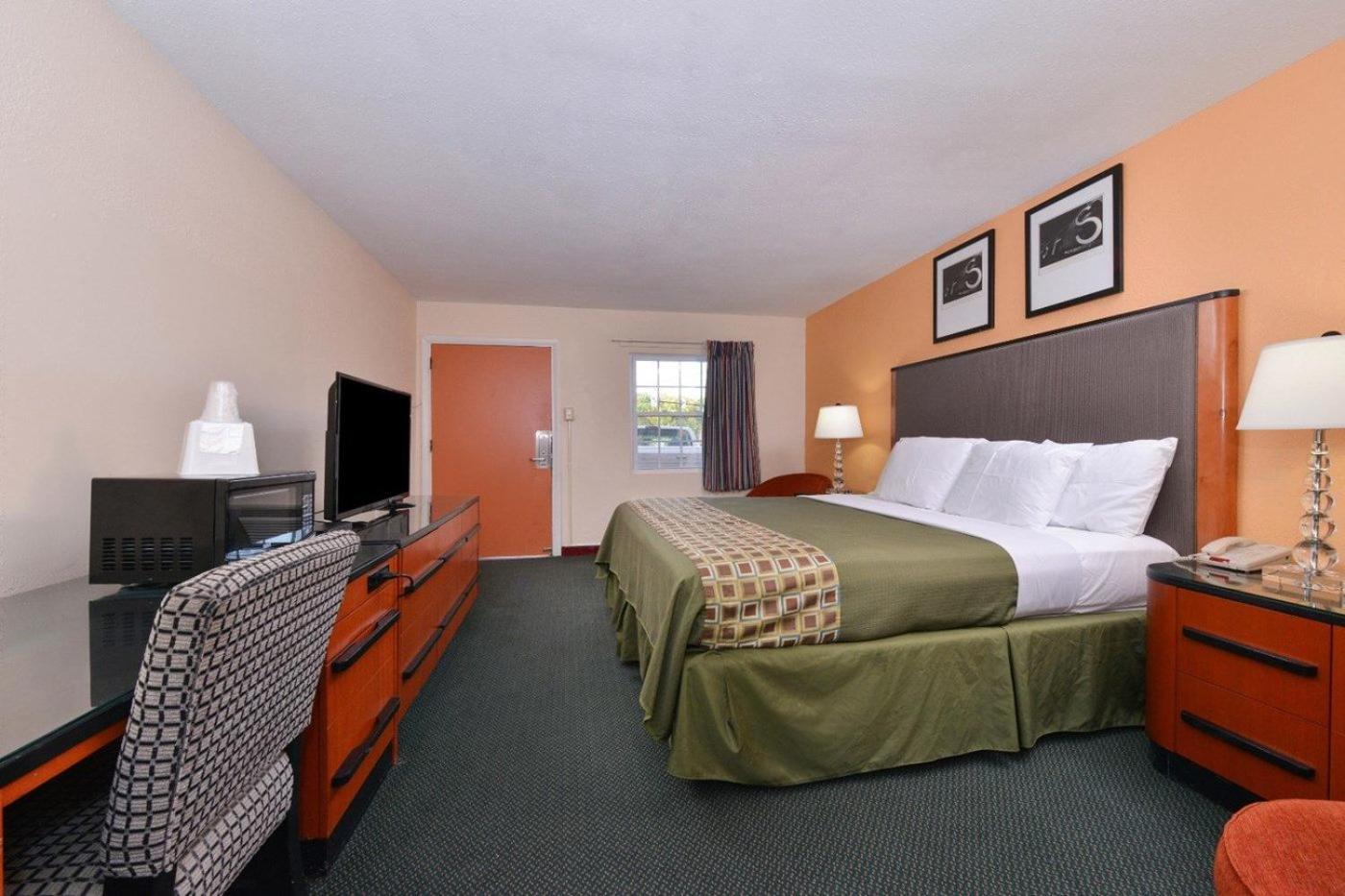 Media Inn & Suites エクステリア 写真