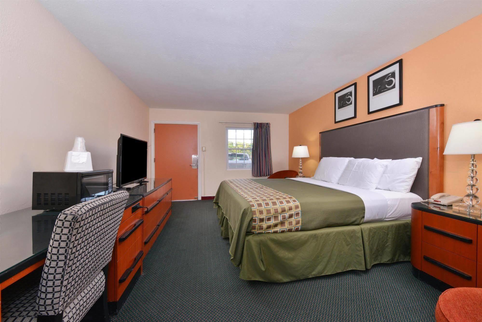 Media Inn & Suites エクステリア 写真